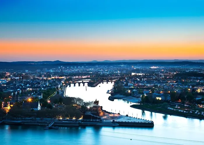 Rheinpromenade 公寓 *